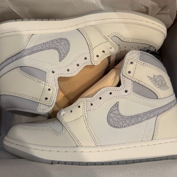 Air Jordan 1 Retro High OG - Picture 5 of 7